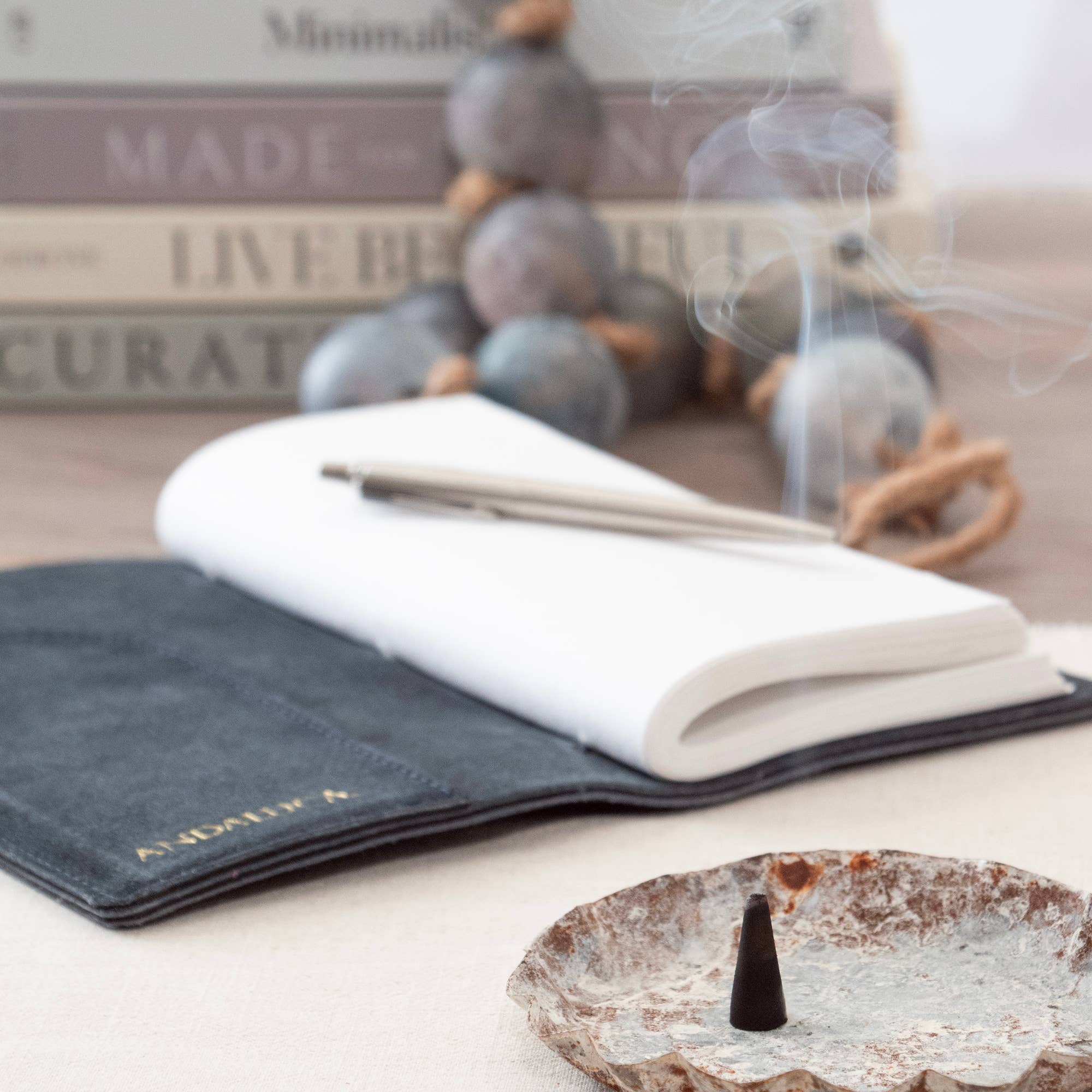 100 pc Incense Cones In Jar: Palo Santo & Cedar Fragrance