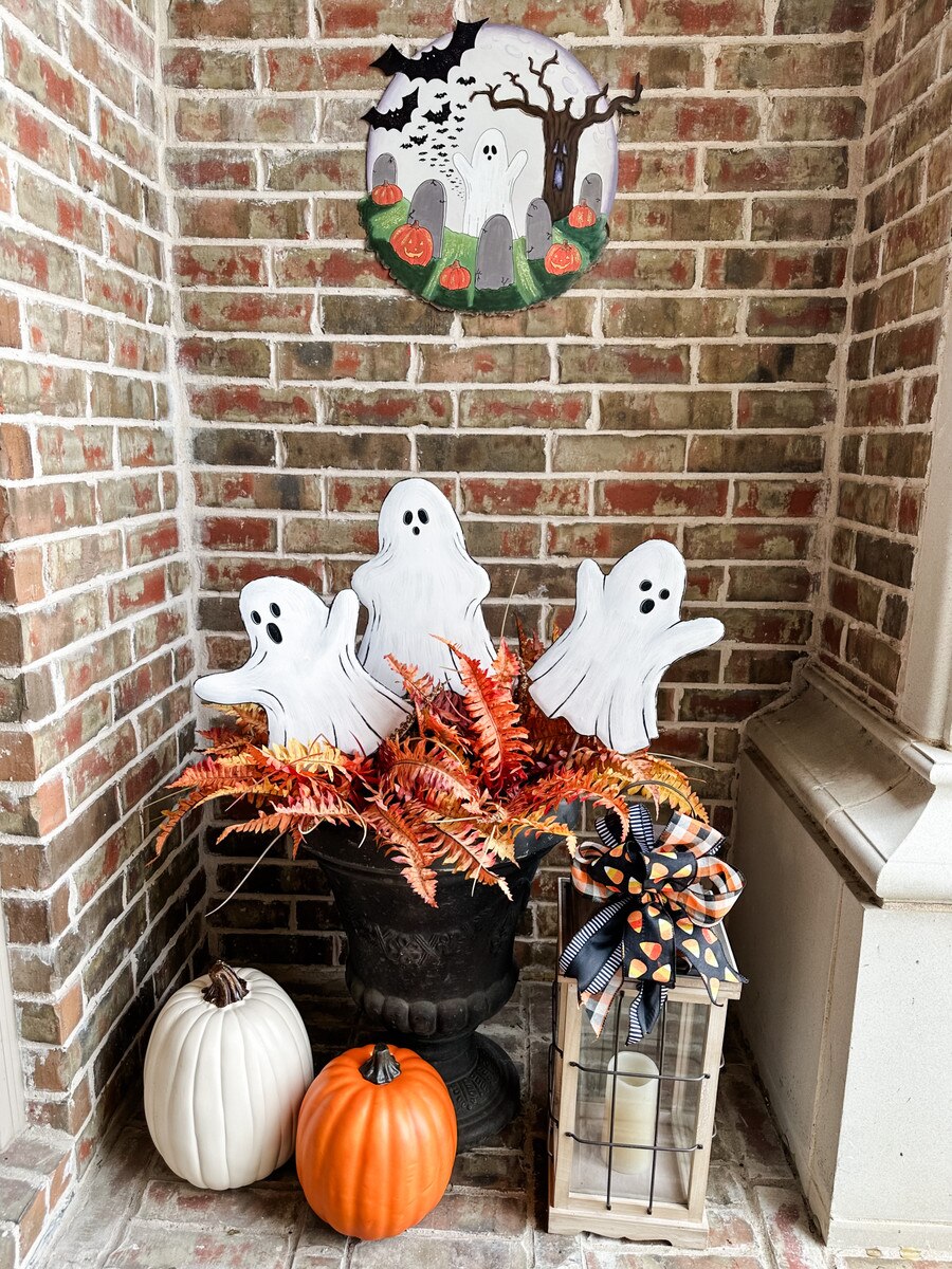 Ghost Stakes , 3 Style Options