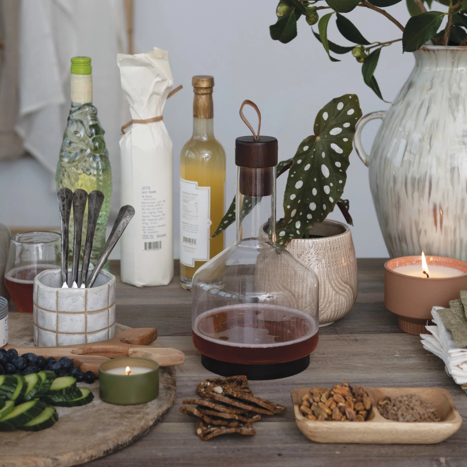 62 oz. Glass Carafe with Acacia Wood Base