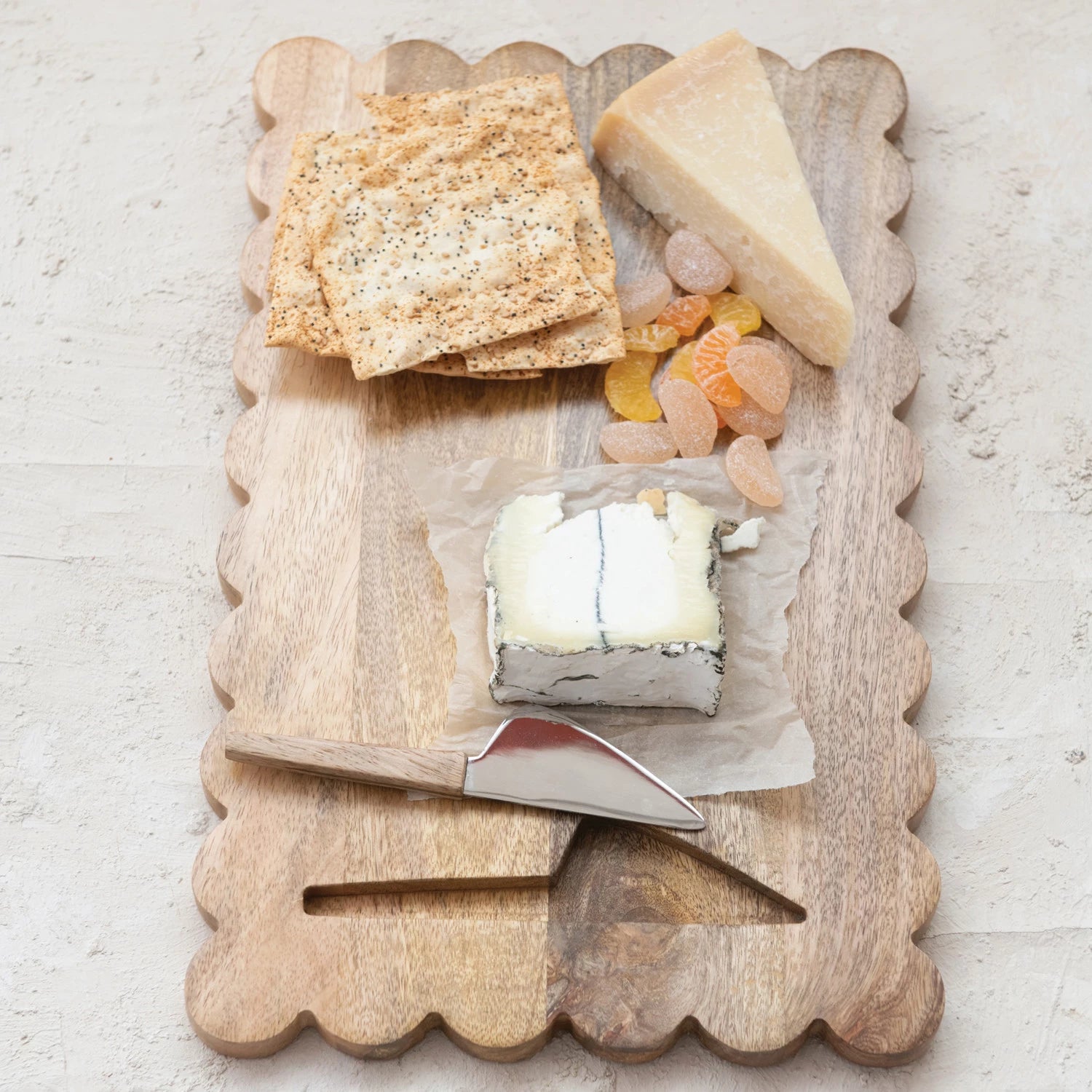 Mango Wood Scalloped Cheese/Serving Board with Cheese Knife