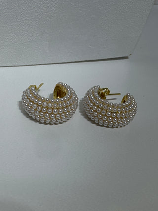 Pre order Small pearl earrings