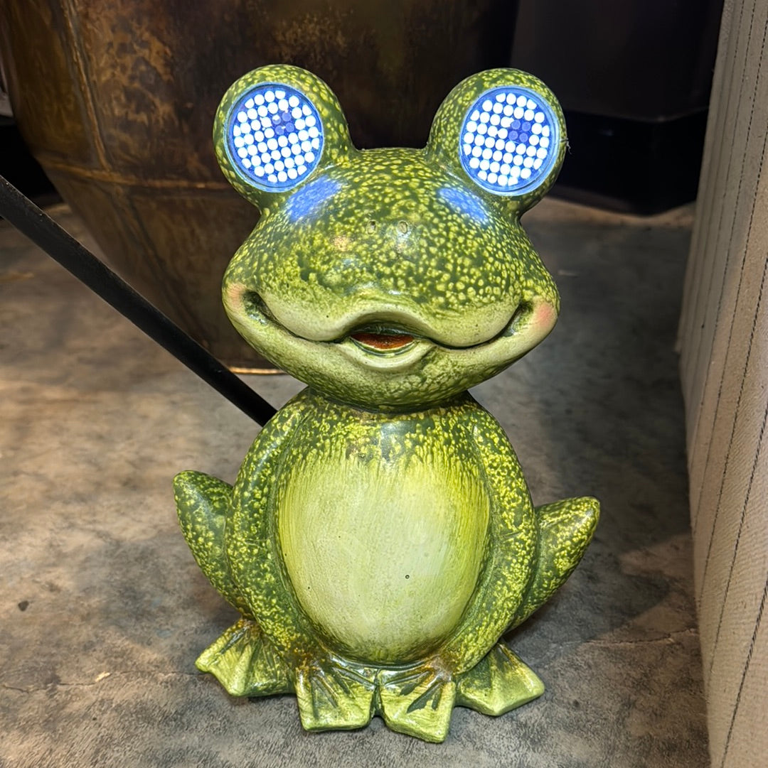 10.4" Solar Resin Frog
