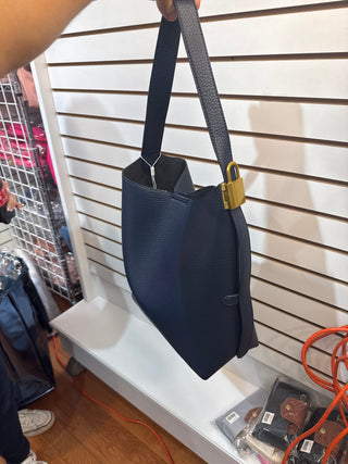 Pre order lock bucket bag