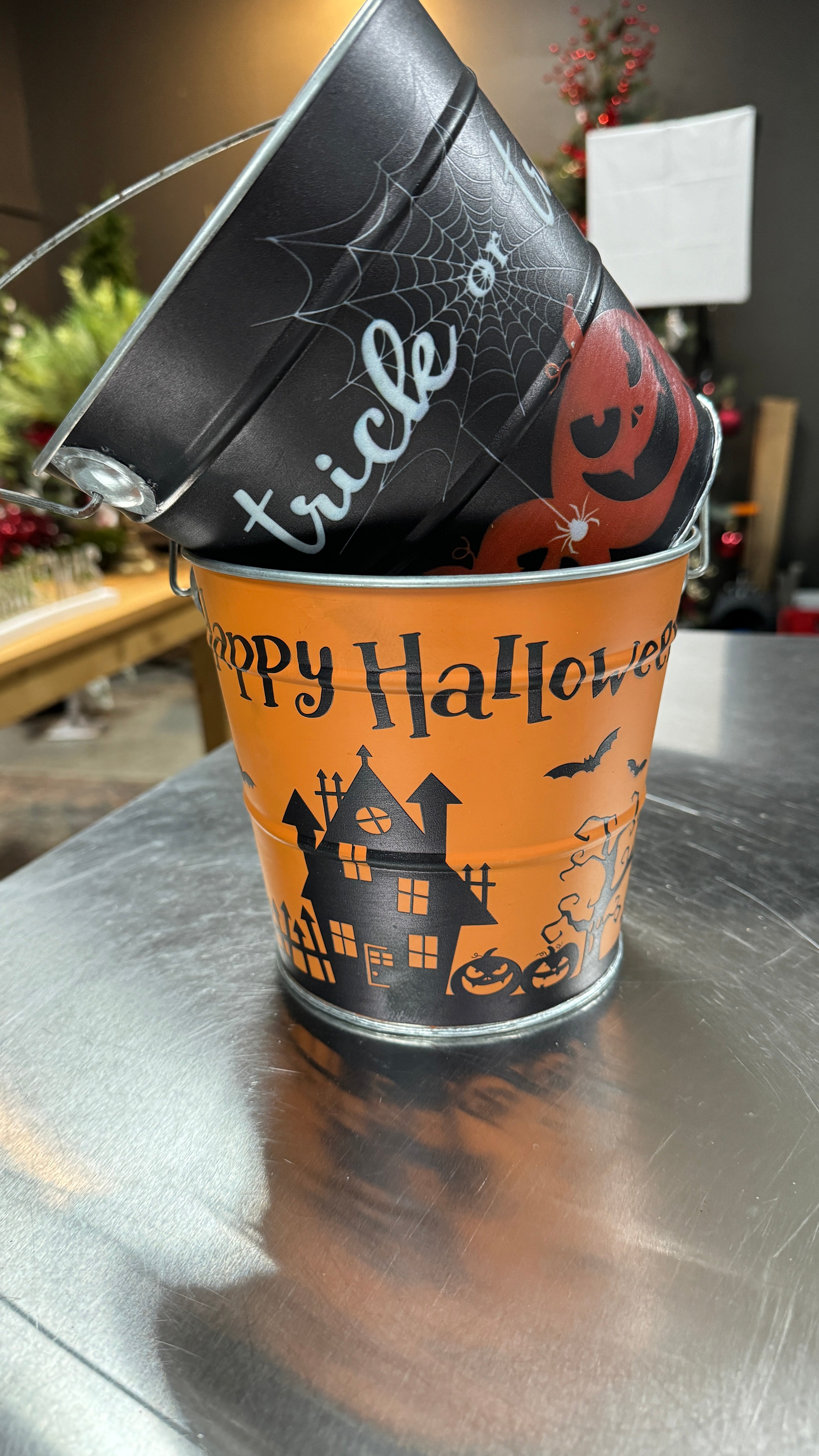 Halloween Bucket, Style Options