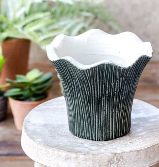 Dark Green Scalloped Edge Pot