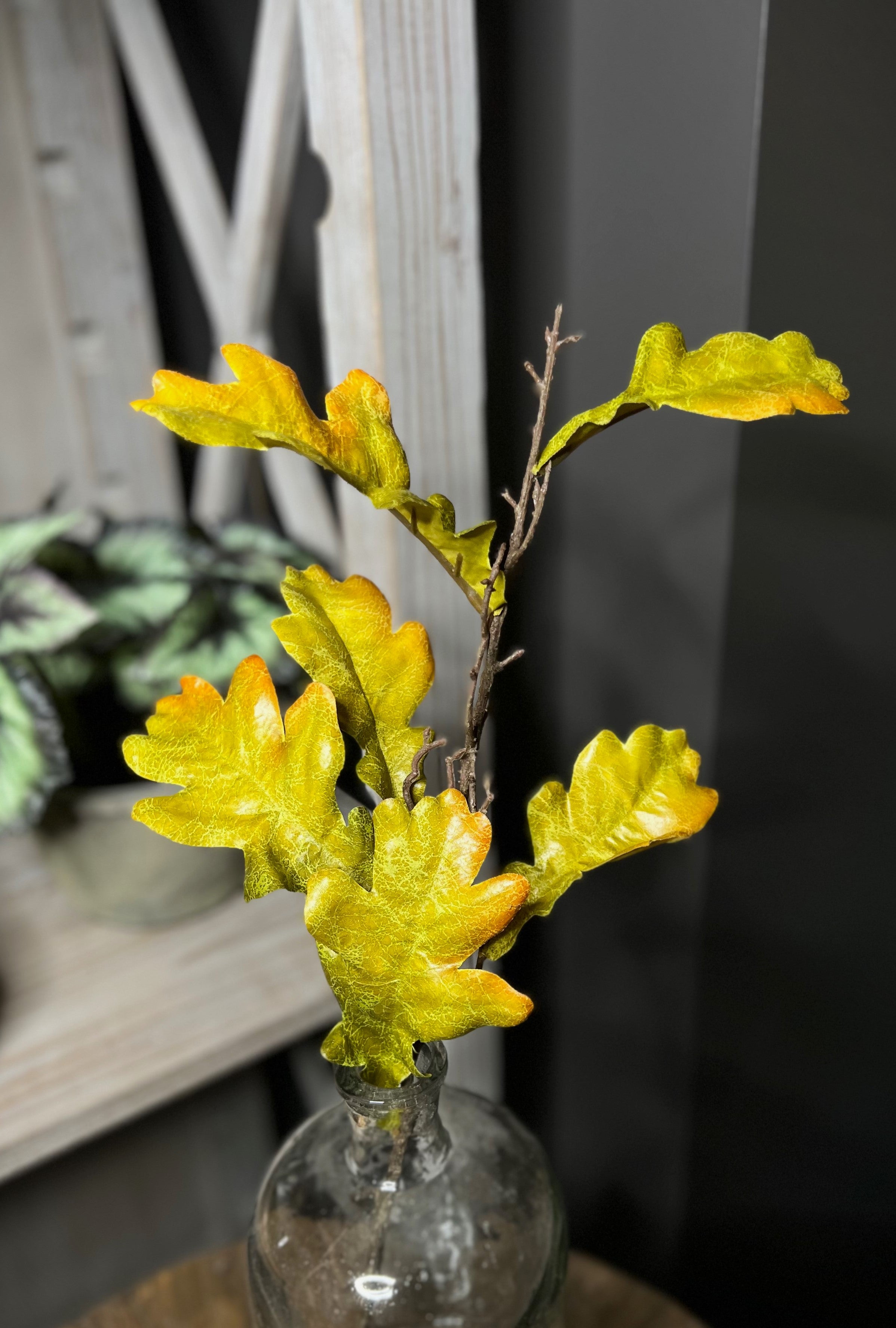 21” Green Oak Leaf Stem