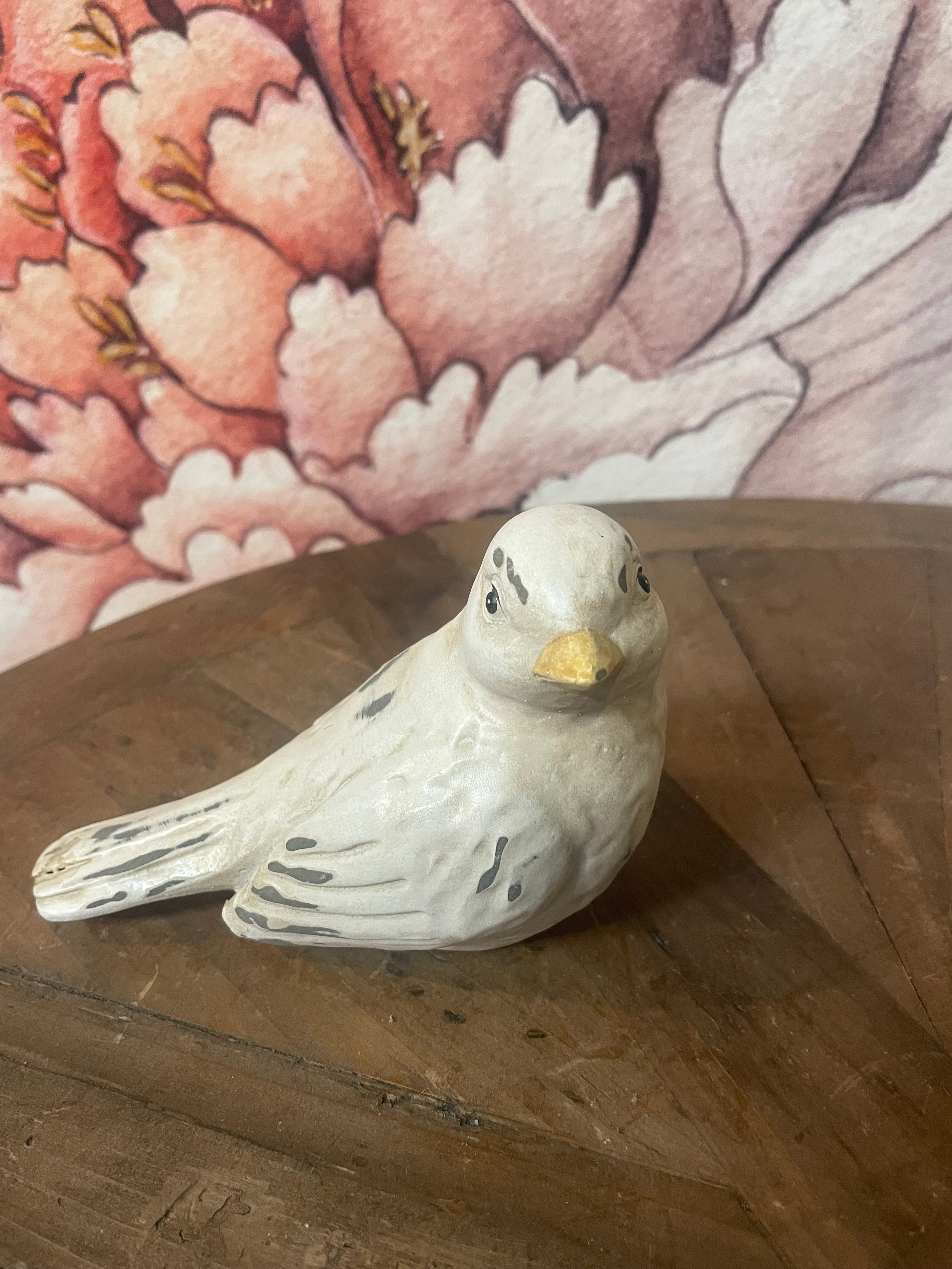 Distressed Resin Bird White Finish, Style Options