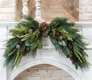 28" Mixed Greenery Swag