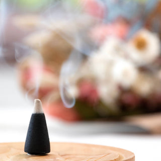 85 pc Incense Cones In Jar: Rose Quartz & Lily Fragrance