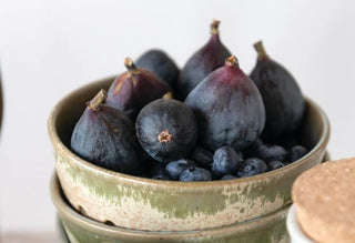 Stoneware Berry Bowl with Glaze , 2 Color Options